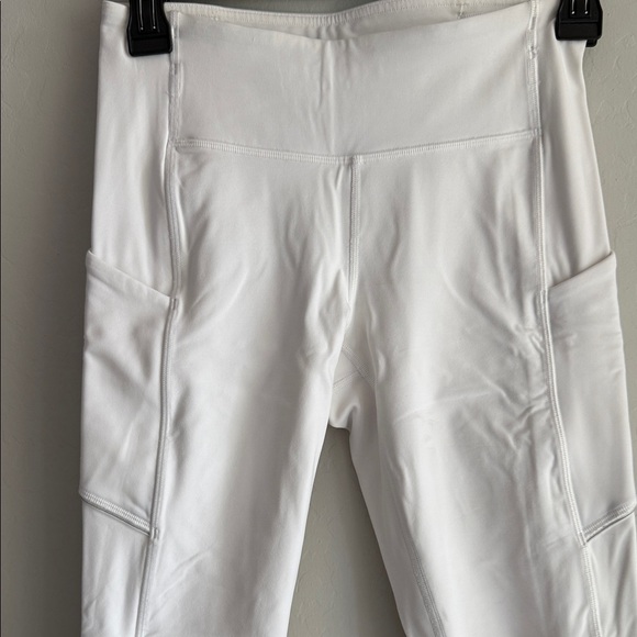 White Lululemon 4/ 28” inseam High-Waisted Leggings with Pockets - Picture 2 of 6